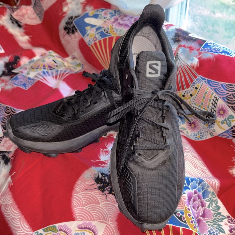 Salomon Black Trail Running Sneakers